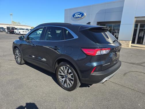 2022 Ford Escape Titanium