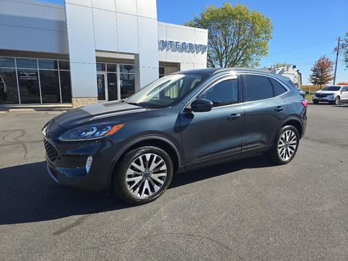 2022 Ford Escape Titanium