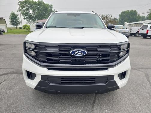 Star White Metallic Tri-Coat 2027 Ford Expedition Max Active 4x4