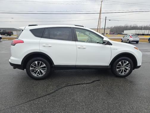 2018 Toyota RAV4 Hybrid XLE