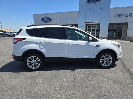 Oxford White 2018 Ford Escape SE