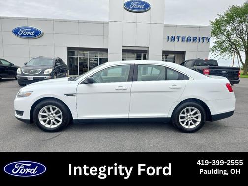 Oxford White 2013 Ford Taurus SE