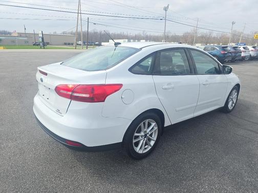 Oxford White 2016 Ford Focus SE