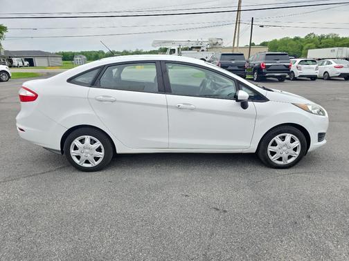 Oxford White 2015 Ford Fiesta S