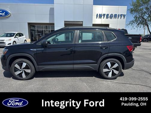 Deep Black Pearl 2024 Volkswagen Taos 1.5T S