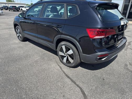 Deep Black Pearl 2024 Volkswagen Taos 1.5T S