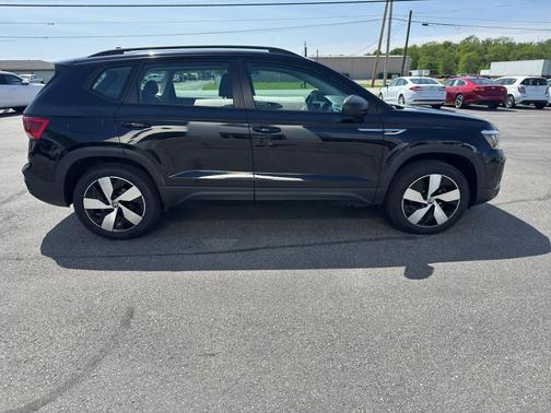 Deep Black Pearl 2024 Volkswagen Taos 1.5T S