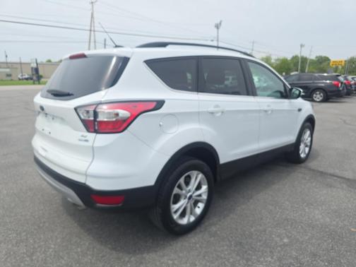 WHITE 2017 Ford Escape SE