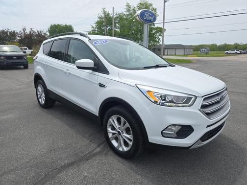 WHITE 2017 Ford Escape SE