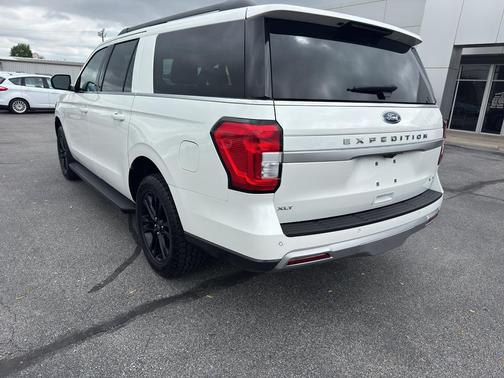 Star White Metallic Tri-Coat 2024 Ford Expedition Max XLT
