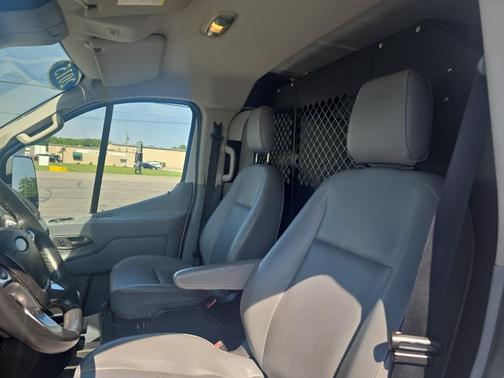 Oxford White 2015 Ford Transit-250 Base