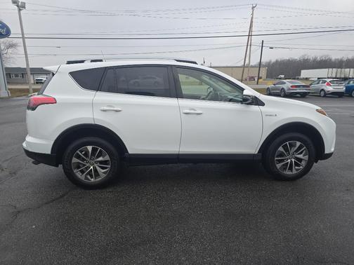 2018 Toyota RAV4 Hybrid XLE