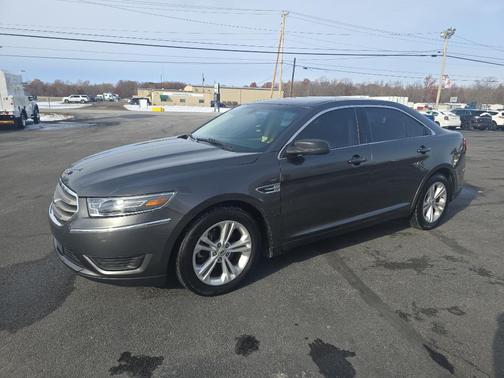 2018 Ford Taurus SE