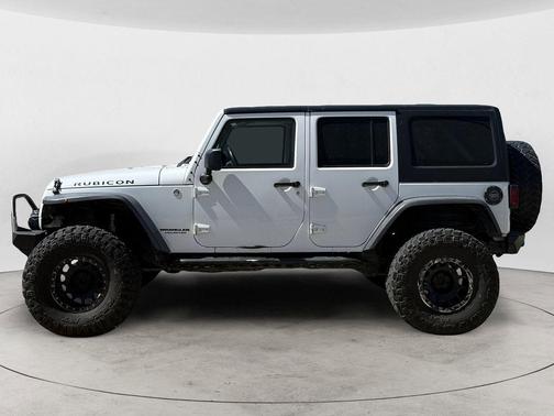Bright White Clearcoat 2014 Jeep Wrangler Unlimited Rubicon