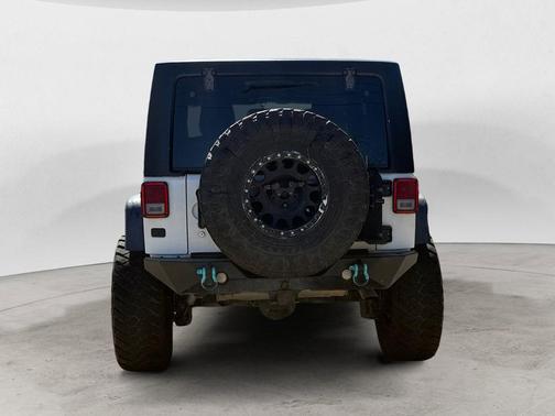 Bright White Clearcoat 2014 Jeep Wrangler Unlimited Rubicon