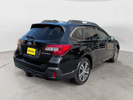 Crystal Black Silica 2018 Subaru Outback 2.5i Limited