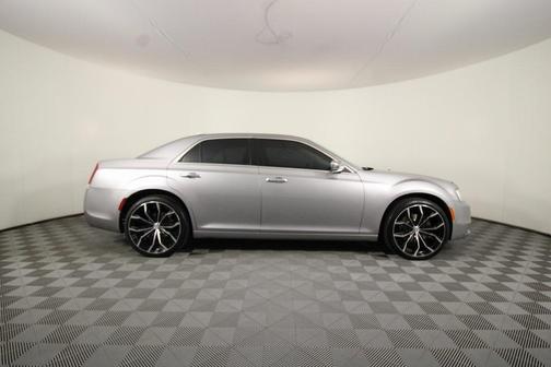 2018 Chrysler 300 Limited