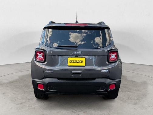 Granite Crystal Metallic Clearcoat 2018 Jeep Renegade Latitude