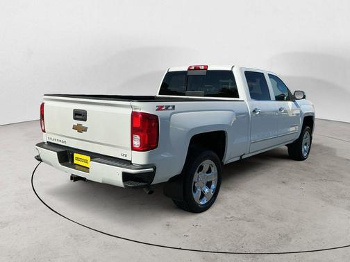 Iridescent Pearl Tricoat 2017 Chevrolet Silverado 1500 LTZ