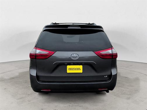 2017 Toyota Sienna LE