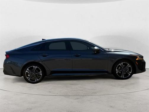 2022 Kia K5 EX