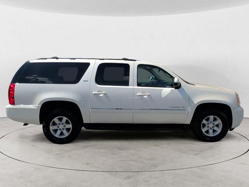 Diamond White 2013 GMC Yukon XL 1500 SLT