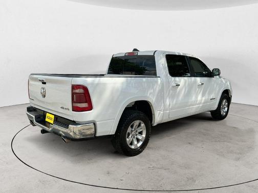 Bright White Clearcoat 2020 RAM 1500 Laramie