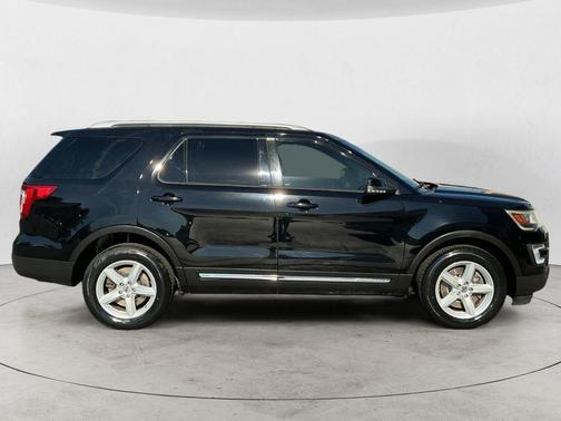 Shadow Black 2016 Ford Explorer XLT