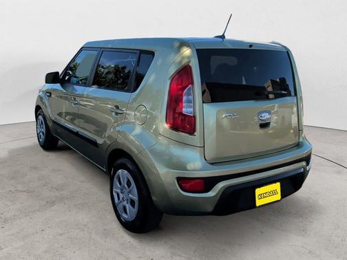 Alien Pearl Metallic 2013 Kia Soul Base