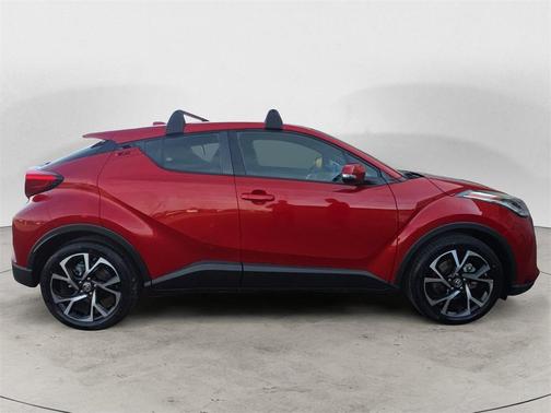2021 Toyota C-HR XLE