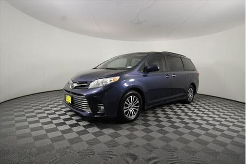 2018 Toyota Sienna XLE