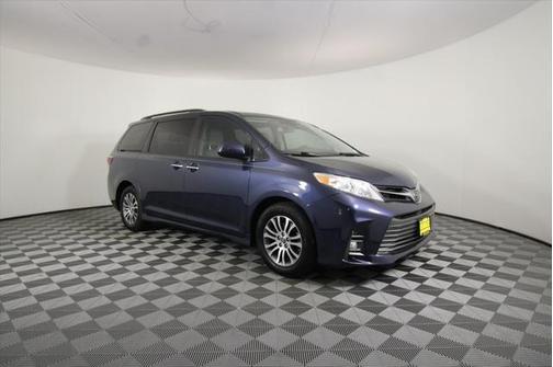 2018 Toyota Sienna XLE