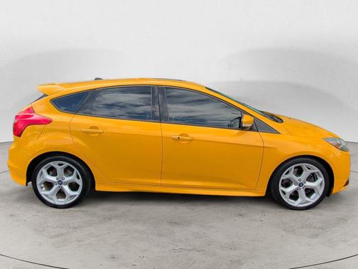 Tangerine Scream Tri-Coat 2013 Ford Focus ST