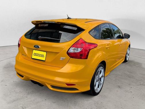 Tangerine Scream Tri-Coat 2013 Ford Focus ST