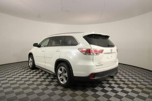 2016 Toyota Highlander Limited Platinum