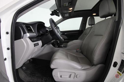 2016 Toyota Highlander Limited Platinum