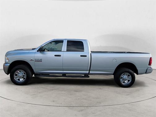 2017 RAM 3500 Tradesman Crew Cab 4x4 8' Box