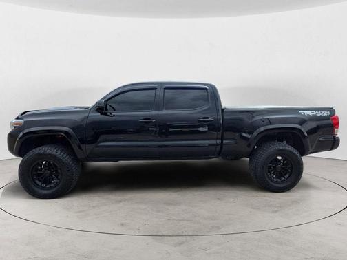 Midnight Black Metallic 2022 Toyota Tacoma TRD Sport