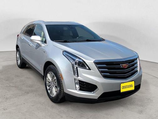 Radiant Silver Metallic 2018 Cadillac XT5 Luxury