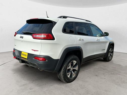 Bright White Clearcoat 2018 Jeep Cherokee Trailhawk