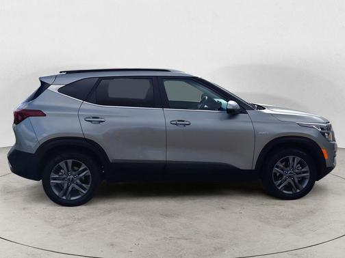 Steel Gray 2023 Kia Seltos S