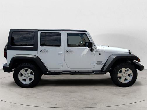 Bright White Clearcoat 2015 Jeep Wrangler Unlimited Sport