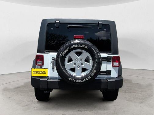 Bright White Clearcoat 2015 Jeep Wrangler Unlimited Sport