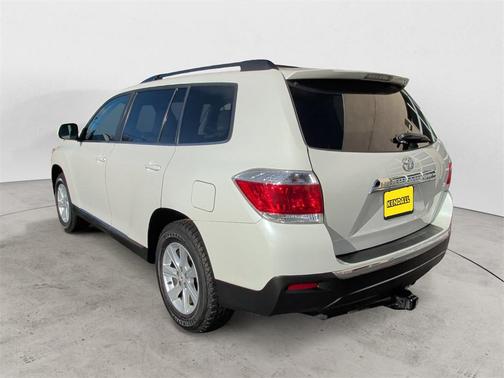 2011 Toyota Highlander SE