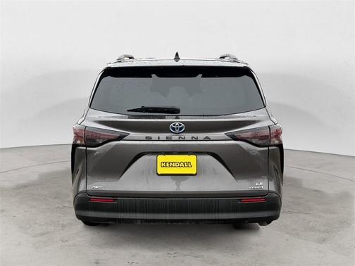 2023 Toyota Sienna LE