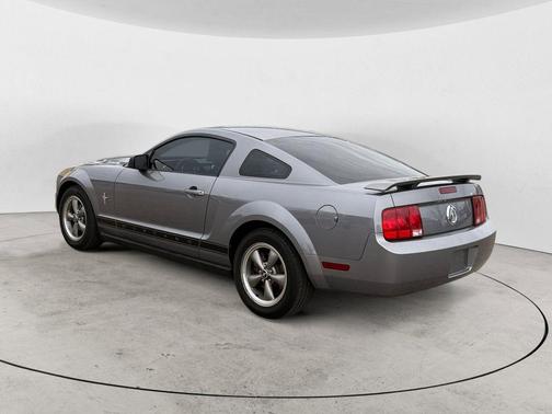 2006 Ford Mustang Deluxe
