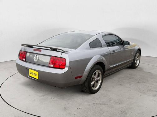 2006 Ford Mustang Deluxe