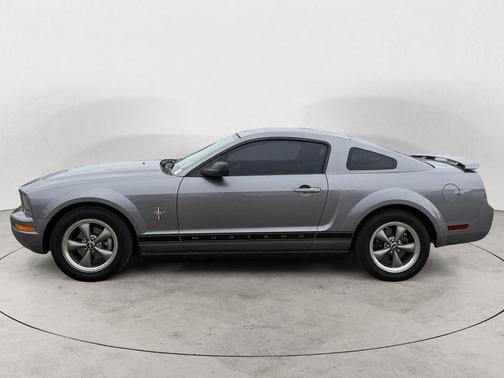 2006 Ford Mustang Deluxe