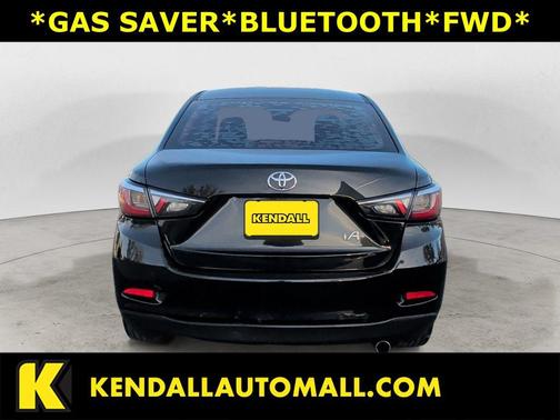 Stealth 2017 Toyota Yaris iA Base