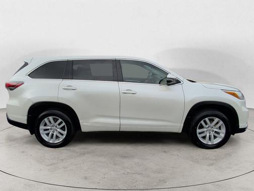 Blizzard Pearl 2015 Toyota Highlander LE Plus